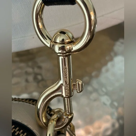 Marc Jacobs Snapshot Crossbody Bag (EUC) - Picture 4 of 13